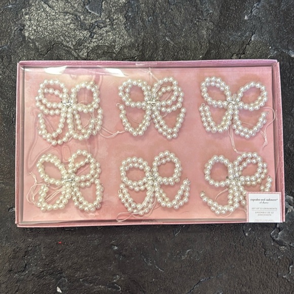 Cupcakes and Cashmere Pearl Bow Ornaments (set of 6) - Picture 1 of 2